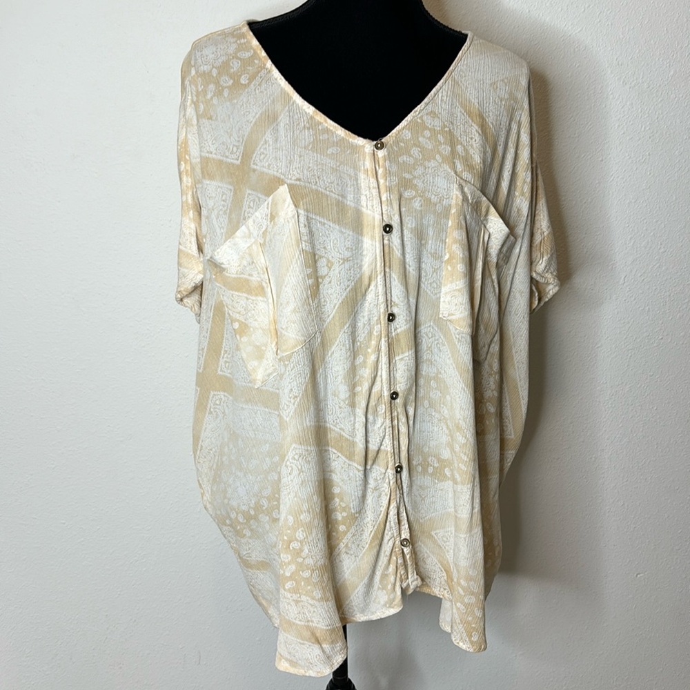 Maurices Size 4x Button Up Top - image 1